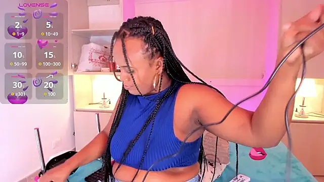 EmilyyStuart online show from March 8, 10:11 am