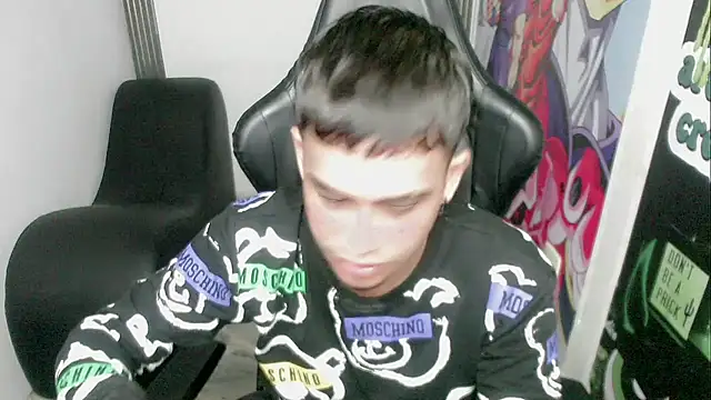 Snapshot of zacariasss_ chatting on December 30, 3:14 am zacariasss online show from December 30, 3:14 am