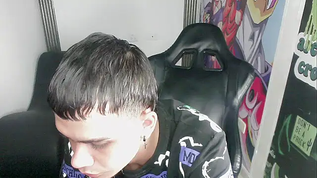 Snapshot of zacariasss_ chatting on December 30, 9:27 am zacariasss online show from December 30, 9:27 am