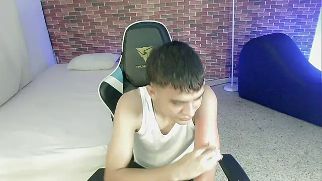 Snapshot of zacariasss_ chatting on September 11, 4:12 am zacariasss online show from September 11, 4:12 am