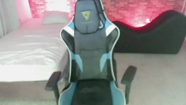 Snapshot of zacariasss_ chatting on September 22, 4:58 am zacariasss online show from September 22, 4:58 am