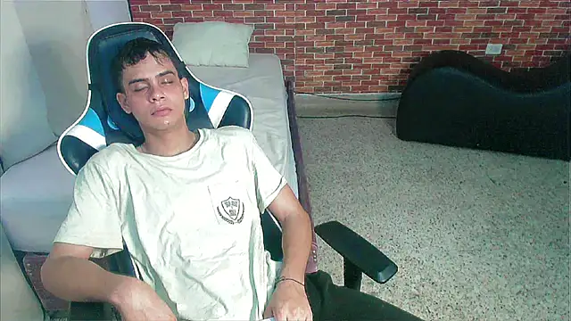 Snapshot of zacariasss_ chatting on September 26, 5:00 am zacariasss online show from September 26, 5:00 am