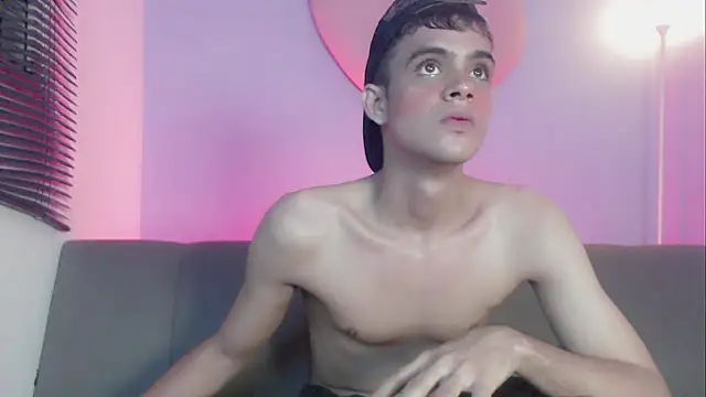 Snapshot of zacariasss_ chatting on November 18, 5:56 am zacariasss online show from November 18, 5:56 am