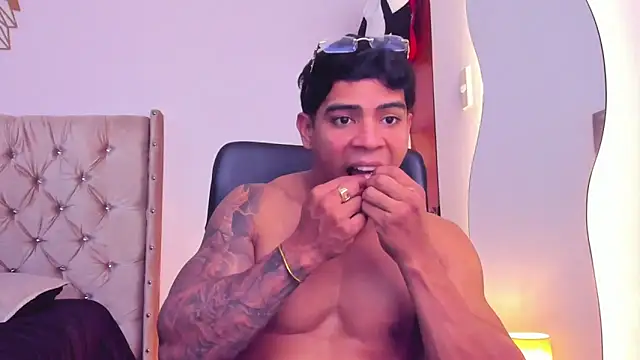 Andrew wolf7 online show from February 3, 4:43 am