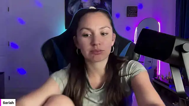 Snapshot of sweetsariaah chatting on December 6, 12:23 am sweetsariaah online show from December 6, 12:23 am