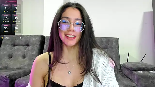 emmadiaz1 online show from December 15, 3:11 am