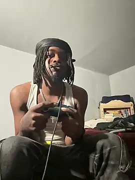 Snapshot of SluttyLyfe4L chatting on February 19, 9:22 pm SluttyLyfe4L online show from February 19, 9:22 pm