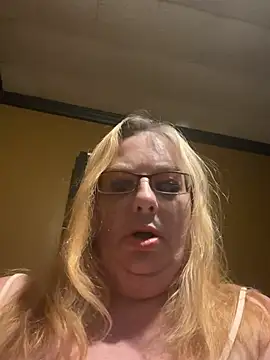 Snapshot of CherishWilliams chatting on July 7, 7:34 am CherishWilliams online show from July 7, 7:34 am