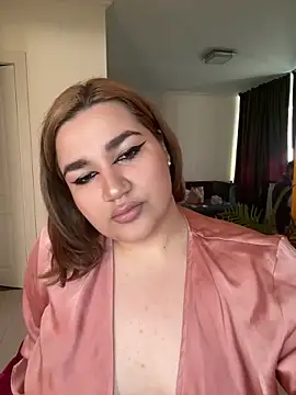 Snapshot of Leya__Droit chatting on February 22, 8:07 am Leya Droit online show from February 22, 8:07 am