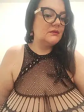Snapshot of Madisonpalacio chatting on May 21, 6:59 pm Madisonpalacio online show from May 21, 6:59 pm
