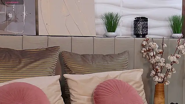 AvaLanne  online show from February 10, 8:31 pm