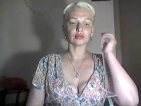 Snapshot of MaryJane441 chatting on June 25, 8:46 pm MaryJane441 online show from June 25, 8:46 pm