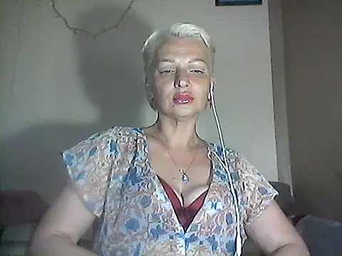 Snapshot of MaryJane441 chatting on July 6, 8:22 pm MaryJane441 online show from July 6, 8:22 pm