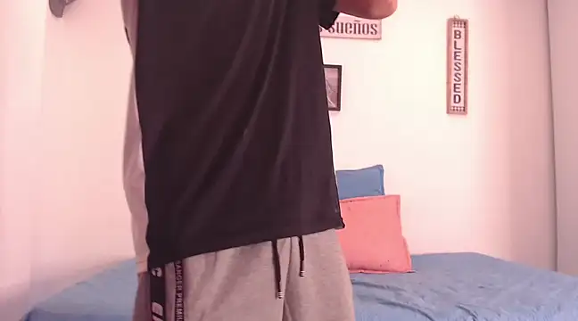 Snapshot of harrytomson_1 chatting on December 2, 5:26 am harrytomson 1 online show from December 2, 5:26 am