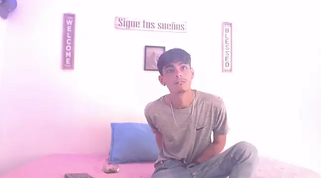 Snapshot of harrytomson_1 chatting on December 15, 5:31 pm harrytomson 1 online show from December 15, 5:31 pm