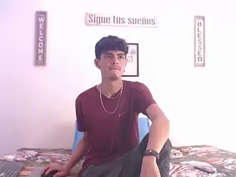 Snapshot of harrytomson_1 chatting on January 11, 4:57 pm harrytomson 1 online show from January 11, 4:57 pm