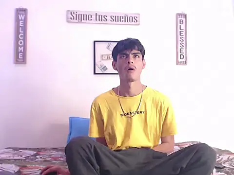 Snapshot of harrytomson_1 chatting on January 27, 6:52 pm harrytomson 1 online show from January 27, 6:52 pm