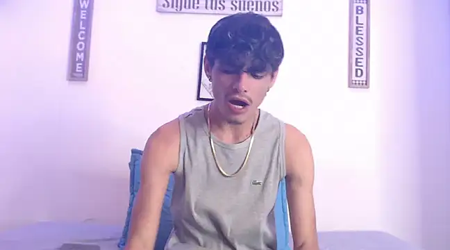 Snapshot of harrytomson_1 chatting on February 17, 2:42 am harrytomson 1 online show from February 17, 2:42 am