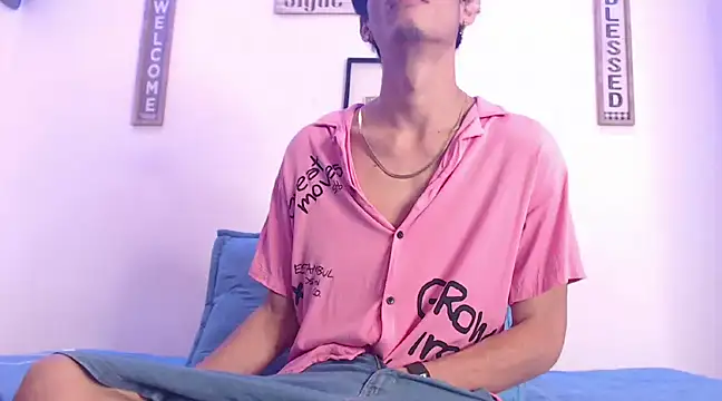 Snapshot of harrytomson_1 chatting on March 6, 7:47 am harrytomson 1 online show from March 6, 7:47 am