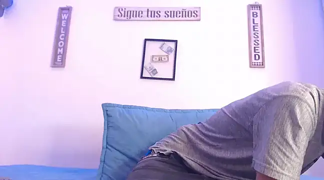 Snapshot of harrytomson_1 chatting on March 8, 11:16 am harrytomson 1 online show from March 8, 11:16 am