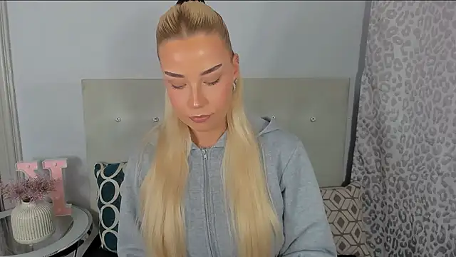 Snapshot of KristyHoney chatting on May 11, 2:45 pm KristyHoney online show from May 11, 2:45 pm