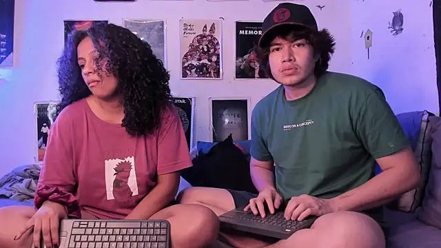 hothoneychile online show from April 14, 3:23 am