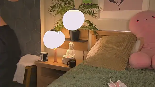 Snapshot of AshleyDouglas chatting on February 1, 4:46 am AshleyDouglas online show from February 1, 4:46 am