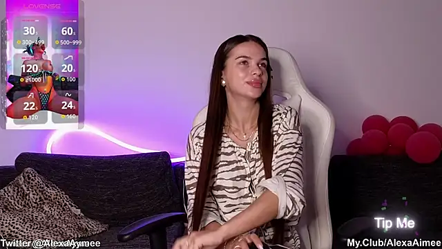 Snapshot of AlexaAimee chatting on April 22, 1:30 am AlexaAimee online show from April 22, 1:30 am
