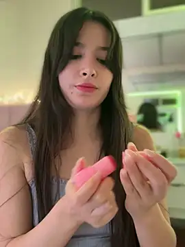 Snapshot of annaharper- chatting on February 22, 3:01 am annaharper- online show from February 22, 3:01 am