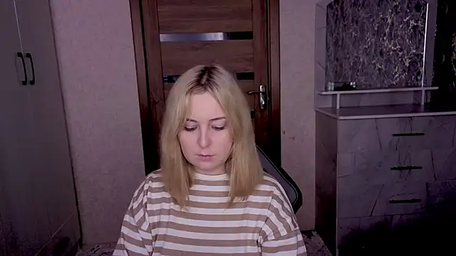 Kristy-Max online show from February 2, 9:35 pm