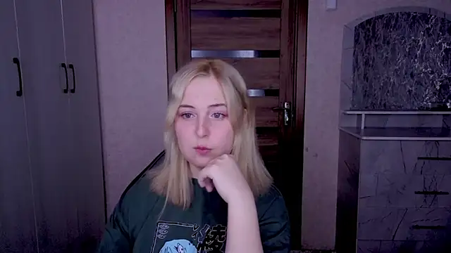 Kristy-Max online show from March 8, 10:35 pm