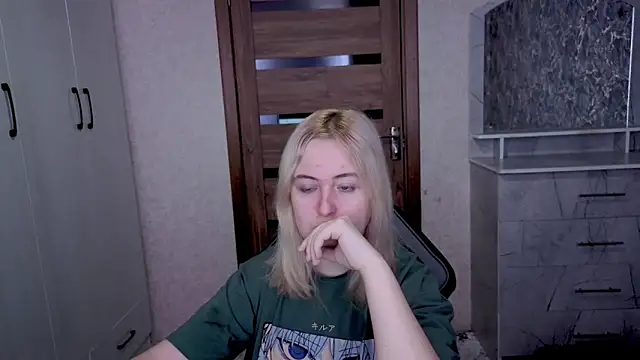 Kristy-Max online show from March 26, 3:12 am