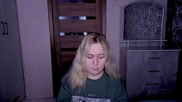 Kristy-Max online show from April 26, 9:12 pm