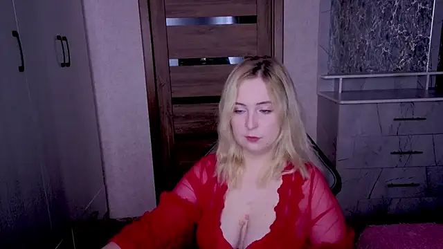 Snapshot of Kristy-Max chatting on May 16, 10:30 pm Kristy-Max online show from May 16, 10:30 pm