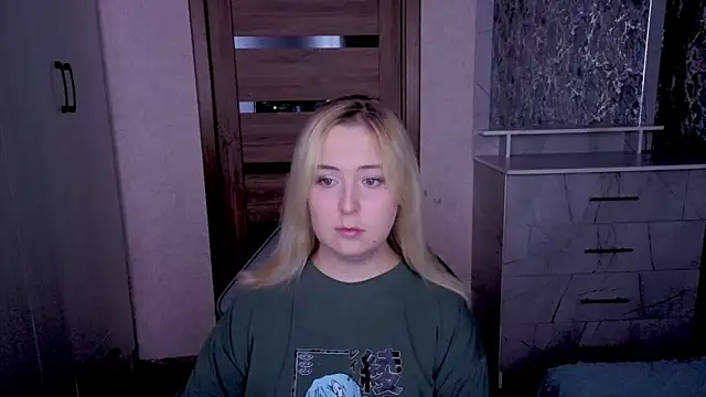 Snapshot of Kristy-Max chatting on May 19, 2:18 am Kristy-Max online show from May 19, 2:18 am