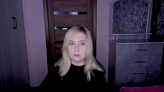 Snapshot of Kristy-Max chatting on May 22, 9:31 pm Kristy-Max online show from May 22, 9:31 pm