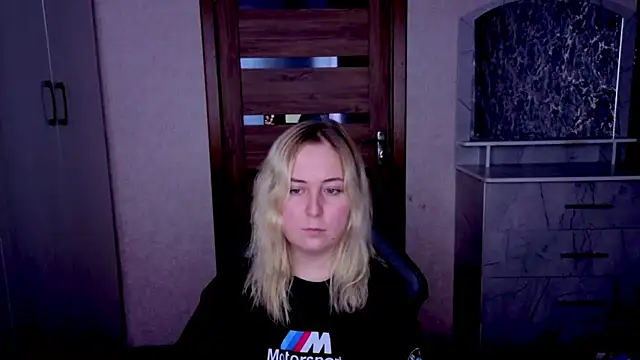 Snapshot of Kristy-Max chatting on June 3, 11:10 pm Kristy-Max online show from June 3, 11:10 pm
