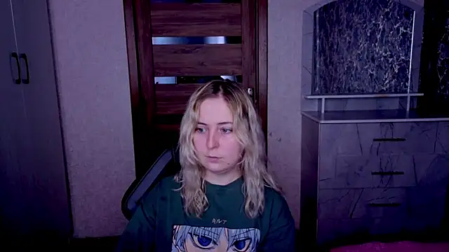 Snapshot of Kristy-Max chatting on June 8, 8:42 pm Kristy-Max online show from June 8, 8:42 pm