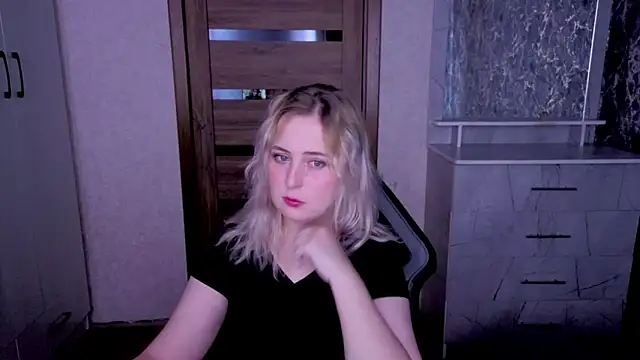 Kristy-Max online show from June 22, 8:50 pm