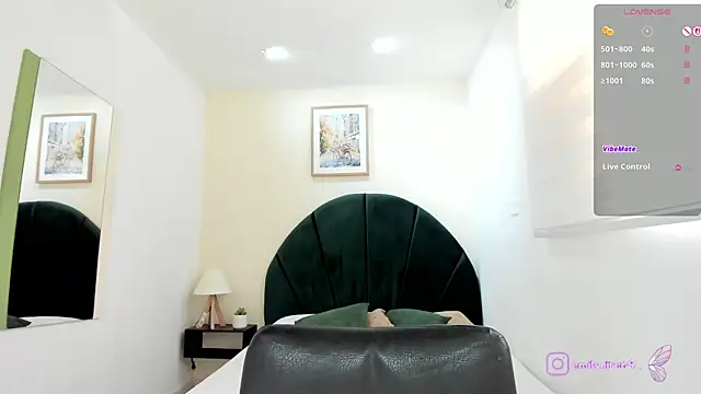 Snapshot of _EmilyJireh_ chatting on June 17, 7:26 pm EmilyJireh online show from June 17, 7:26 pm