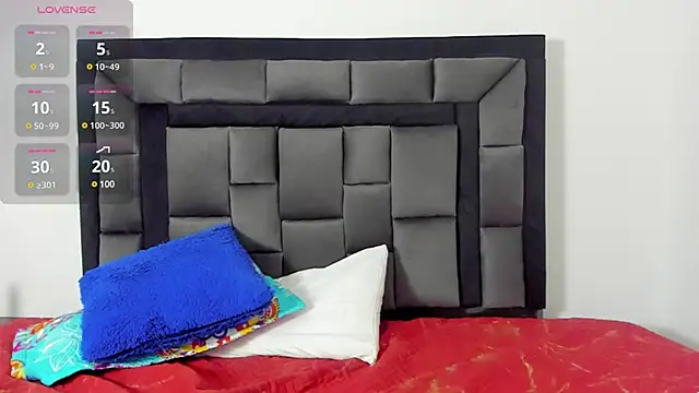 Snapshot of tatiana_valencia chatting on December 21, 4:14 pm tatiana valencia online show from December 21, 4:14 pm