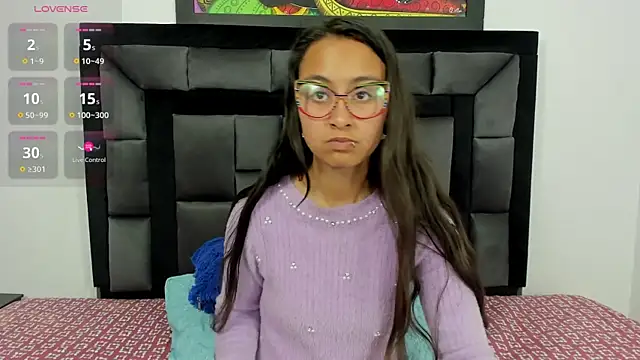 Snapshot of tatiana_valencia chatting on January 4, 4:00 pm tatiana valencia online show from January 4, 4:00 pm