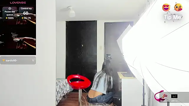 Snapshot of tatiana_valencia chatting on January 13, 2:00 pm tatiana valencia online show from January 13, 2:00 pm