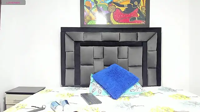 Snapshot of tatiana_valencia chatting on January 21, 1:00 pm tatiana valencia online show from January 21, 1:00 pm