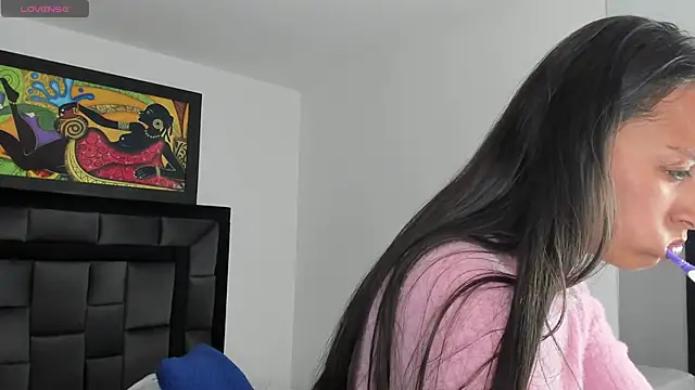 Snapshot of tatiana_valencia chatting on January 31, 3:44 pm tatiana valencia online show from January 31, 3:44 pm