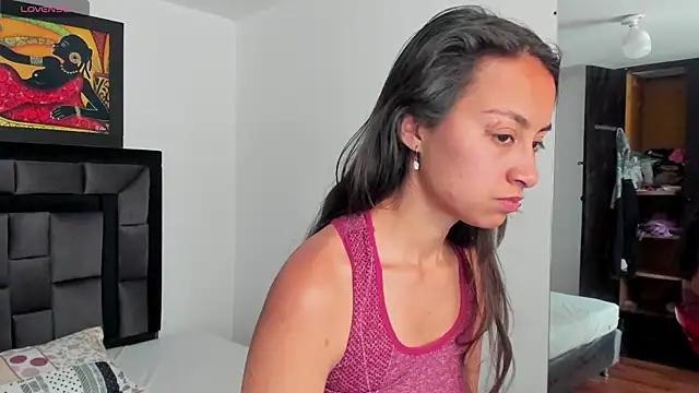 Snapshot of tatiana_valencia chatting on February 3, 4:10 pm tatiana valencia online show from February 3, 4:10 pm