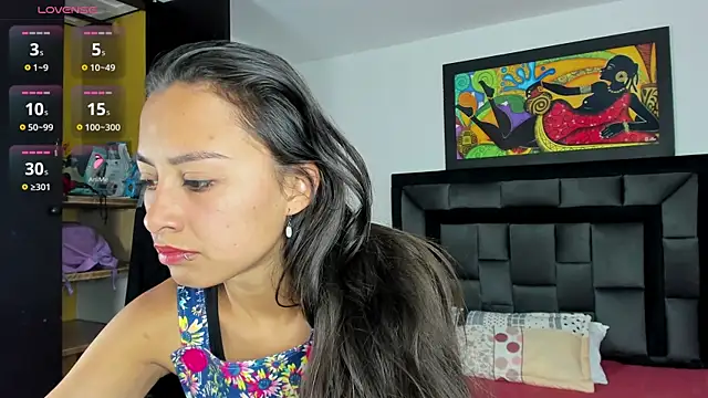 Snapshot of tatiana_valencia chatting on February 5, 1:00 pm tatiana valencia online show from February 5, 1:00 pm