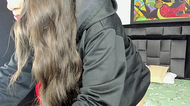 Snapshot of tatiana_valencia chatting on February 6, 2:58 pm tatiana valencia online show from February 6, 2:58 pm