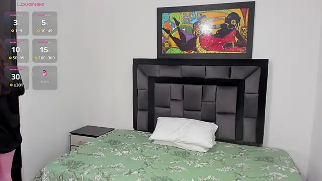 Snapshot of tatiana_valencia chatting on February 10, 12:39 pm tatiana valencia online show from February 10, 12:39 pm