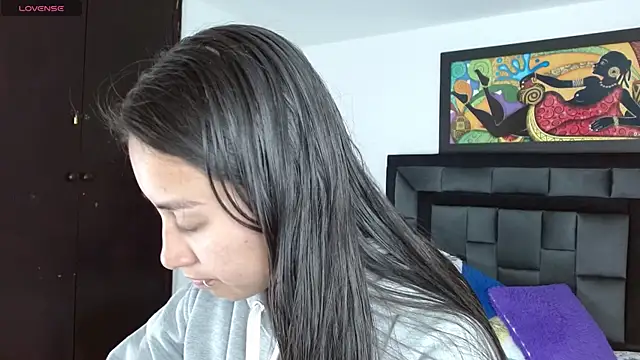 Snapshot of tatiana_valencia chatting on February 18, 12:39 pm tatiana valencia online show from February 18, 12:39 pm